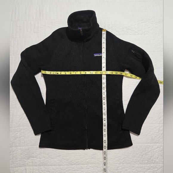 Patagonia Women's Black Full-Zip Fleece Jacket - Picture 4 of 9